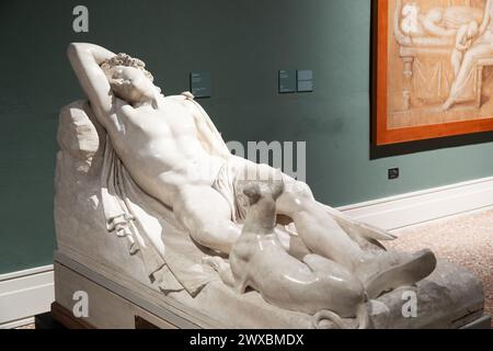 Bassano del Grappa, Italie - 22 décembre 2022 : Endymion endormi, par Scultor Antonio Canova, 1822 - plâtre Banque D'Images