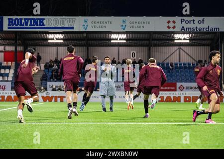 VELSEN, 29-03-2024, 711 Stadion. Football néerlandais, Keuken Kampioen Divisie, KKD, saison 2023/2024. Joueurs de Jong FC Utrecht avant le jeu Telstar - Jong Utrecht. Crédit : Pro Shots/Alamy Live News Banque D'Images