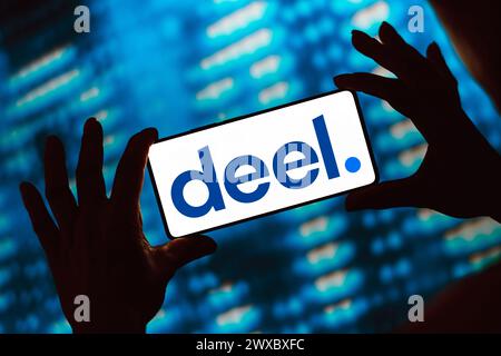 Brésil. 22 mars 2024. Dans cette illustration photo, le logo Deel est affiché sur l'écran d'un smartphone. (Crédit image : © Rafael Henrique/SOPA images via ZUMA Press Wire) USAGE ÉDITORIAL SEULEMENT! Non destiné à UN USAGE commercial ! Banque D'Images
