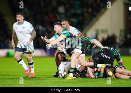 Tom James des Saints de Northampton en action lors du Gallagher Premiership match au Cinch Stadium de Franklin's Gardens, Northampton. Date de la photo : vendredi 29 mars 2024. Banque D'Images