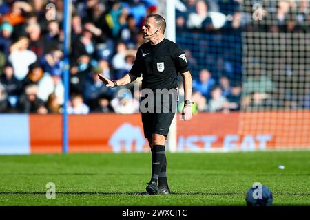 Hillsborough Stadium, Sheffield, Angleterre - 29 mars 2024 arbitre Geoff Eltringham - pendant le match Sheffield Wednesday v Swansea City, EFL Championship, 2023/24, Hillsborough Stadium, Sheffield, Angleterre - 29 mars 2024 crédit : Arthur Haigh/WhiteRosePhotos/Alamy Live News Banque D'Images