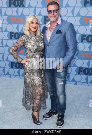(DOSSIER) Tori Spelling dossiers pour divorce de Dean McDermott après 18 ans de mariage. Orthographe cite des 'différences irréconciliables' pour le divorce dans sa requête, déposée le vendredi 29 mars 2024 à la Cour supérieure de Los Angeles. LOS ANGELES, CALIFORNIE, États-Unis - 07 AOÛT : L'actrice et auteure américaine Tori Spelling et son mari/acteur canadien Dean McDermott arrivent à la FOX Summer TCA 2019 All-Star Party qui se tient aux Fox Studios le 7 août 2019 à Los Angeles, Californie, États-Unis. (Photo de Xavier Collin/image Press Agency) Banque D'Images