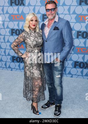(DOSSIER) Tori Spelling dossiers pour divorce de Dean McDermott après 18 ans de mariage. Orthographe cite des 'différences irréconciliables' pour le divorce dans sa requête, déposée le vendredi 29 mars 2024 à la Cour supérieure de Los Angeles. LOS ANGELES, CALIFORNIE, États-Unis - 07 AOÛT : L'actrice et auteure américaine Tori Spelling et son mari/acteur canadien Dean McDermott arrivent à la FOX Summer TCA 2019 All-Star Party qui se tient aux Fox Studios le 7 août 2019 à Los Angeles, Californie, États-Unis. (Photo de Xavier Collin/image Press Agency) Banque D'Images