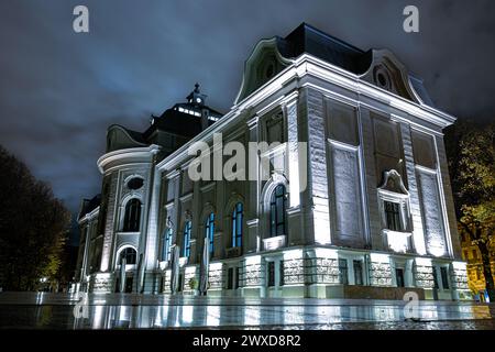 Scène nocturne du Musée national letton d'Art de Riga Banque D'Images