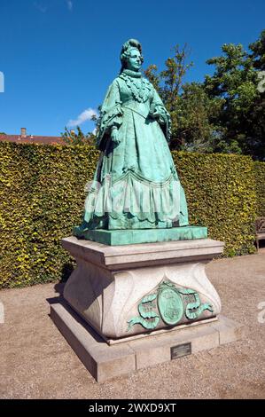Statue en bronze de la reine Caroline Amélie (1796-1881) par le sculpteur Vilhelm Bissen, Kongens Have (jardin du Roi), château de Rosenborg, Copenhague, Danemark Banque D'Images