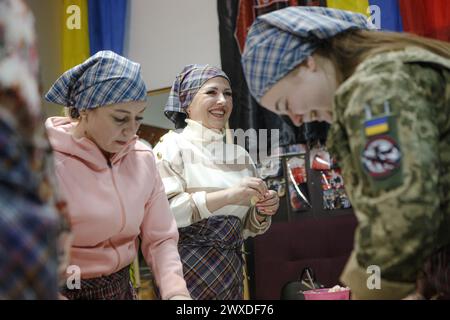 Non exclusif : UZHHOROD, UKRAINE - 28 MARS 2024 - les employés du Centre territorial régional de recrutement et de soutien social de Zakarpattia se sont joints Banque D'Images