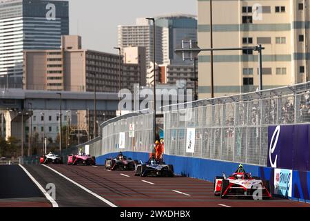 Tokyo, Japon. 30 mars 2024. Les pilotes participent au Championnat du monde FIA de formule E Tokyo E E E E E E-Prix à Tokyo, Japon, le 30 mars 2024. Crédit : Qian Jun/Xinhua/Alamy Live News Banque D'Images