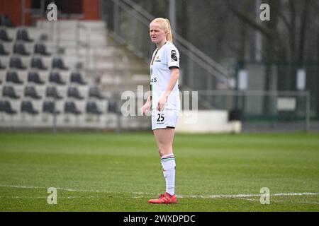 Oostakker, Belgique. 30 mars 2024. Linde Veefkind (25) de l'OHL photographiée lors d'un match de football féminin entre KAA Gent et OH Leuven le 2ème jour de PO1 de la saison 2023-2024 de la Super League belge Lotto Womens, le samedi 24 mars 2024 à Oostakker, BELGIQUE . Crédit : Sportpix/Alamy Live News Banque D'Images
