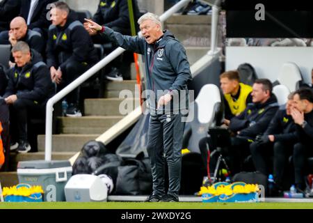 30 mars 2024 ; St James' Park, Newcastle, Angleterre ; premier League Football, Newcastle United contre West Ham United ; le manager de West Ham United David Moyes réagit avec colère à ce que son équipe concède presque un but Banque D'Images