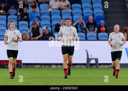 Sydney, Australie. 30 mars 2024. Les arbitres de match s'échauffent avant le match de A-League Men Rd22 entre Sydney FC et les Mariners au stade Allianz le 30 mars 2024 à Sydney, Australie crédit : IOIO IMAGES/Alamy Live News Banque D'Images