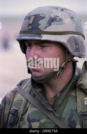 Première Guerre du Golfe : 26 mars 1991 Lieutenant de l'armée américaine Flip Hicks, un chef de peloton attaché à la 1re division blindée dans le sud de l'Irak. Banque D'Images