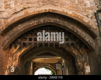 Le portcullis de Castle Bow à Taunton, Somerset, Angleterre. Banque D'Images