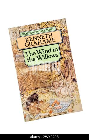 Une copie de poche de Wordsworth Classics de The Wind in the Willows de Kenneth Grahame. Publié pour la première fois en 1908. Banque D'Images