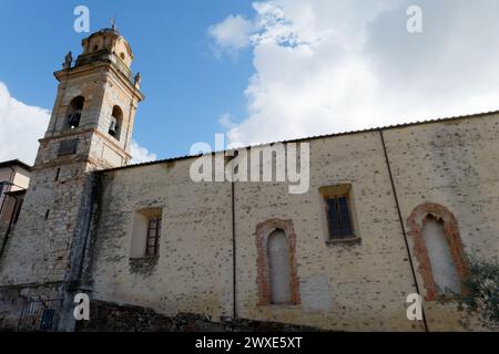 L'église de Saint Augustin domine la place principale de Pietrasanta province de Lucques. Toscane, Italie Banque D'Images