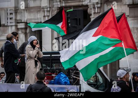 Milan, Italie. 30 mars 2024. Manifestazione per la Palestina in Piazza Duca d'AostaMilano, Italia - Cronaca Sabato, 30 Marzo, 2024. (Foto di Marco Ottico/Lapresse) manifestation pour la Palestine sur la Piazza Duca d'Aosta Milan, Italie - Actualités samedi 30 mars 2024. (Photo de Marco Ottico/Lapresse) crédit : LaPresse/Alamy Live News Banque D'Images