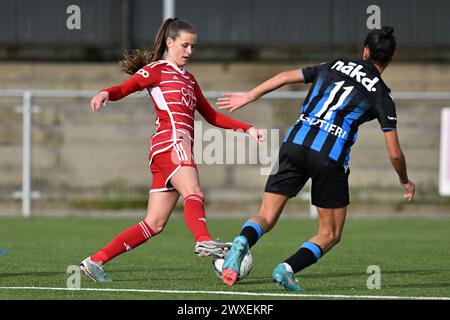 Shari Van belle (26) de Standard photographiée lors d'un match de football féminin entre le Club Brugge Dames YLA et Standard Femina de Liege le 2ème jour de match en play-off 1 de la saison 2023 - 2024 de la Super League belge du loto pour femmes , le samedi 30 mars 2024 à Aalter , BELGIQUE . PHOTO SPORTPIX | David Catry Banque D'Images