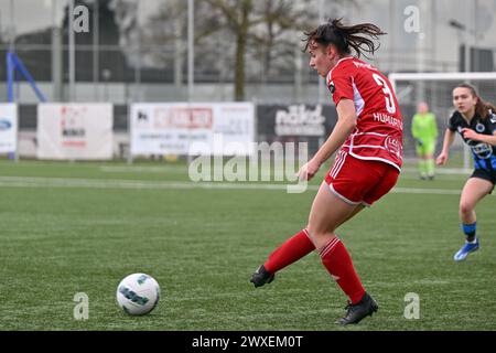 Aalter, Belgique. 30 mars 2024. Loredana Humartus (3) de Standard photographié lors d'un match de football féminin entre le Club Brugge Dames YLA et Standard Femina de Liège le 2ème jour de match en play-off 1 de la saison 2023 - 2024 de la Super League belge des femmes du Lotto, le samedi 30 mars 2024 à Aalter, BELGIQUE . Crédit : Sportpix/Alamy Live News Banque D'Images
