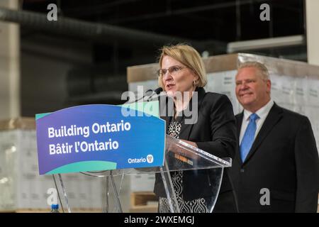 La vice-première ministre de l’Ontario Sylvia Jones s’adressant aux médias lors d’une conférence de presse Banque D'Images