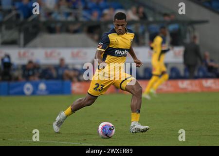 Paddington, Australie. 30 mars 2024. Daniel Olatunji Hall of Central Coast Mariners vu en action lors du match de la 22e ronde de la saison UTE d'Isuzu entre le Sydney FC et les Central Coast Mariners au stade Allianz. Score final ; Sydney FC 2 : 0 Central Coast Mariners. Crédit : SOPA images Limited/Alamy Live News Banque D'Images