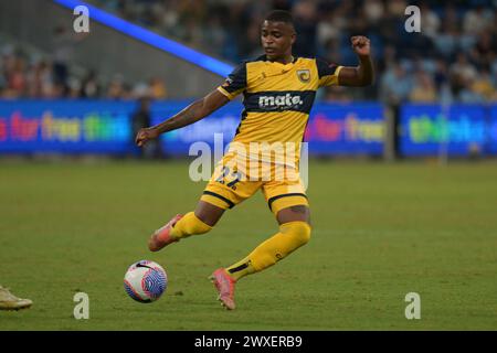 Paddington, Australie. 30 mars 2024. Ronald Barcellos du Central Coast Mariners FC vu en action lors du match de la 22e ronde de la saison d'Isuzu UTE A-League entre le Sydney FC et les Central Coast Mariners au stade Allianz. Score final ; Sydney FC 2 : 0 Central Coast Mariners. Crédit : SOPA images Limited/Alamy Live News Banque D'Images