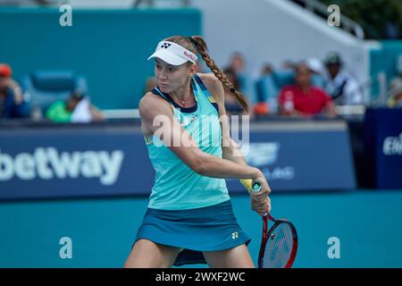 Miami Gardens, Floride, États-Unis. 30 mars 2024. Elena Rybakina (KAZ) vs Danielle Collins (USA) lors du tournoi mondial de tennis à l'Open de Miami 2024 présenté par Itau. Crédit : Yaroslav Sabitov/YES Market Media/Alamy Live News. Banque D'Images