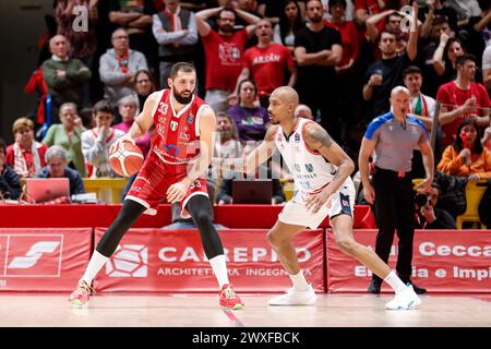 Reggio Emilia, Italie. 30 mars 2024. Nikola Mirotic (Olimpia Milano) pendant UNAHOTELS Reggio Emilia vs EA7 Emporio Armani Milano, match italien de basket-ball Serie A à Reggio Emilia, Italie, mars 30 2024 crédit : Agence photo indépendante/Alamy Live News Banque D'Images