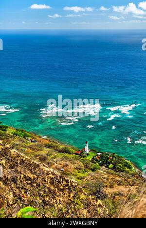 Phare de Diamond Head vu du cratère de Diamond Head à Oahu, Hawaï Banque D'Images