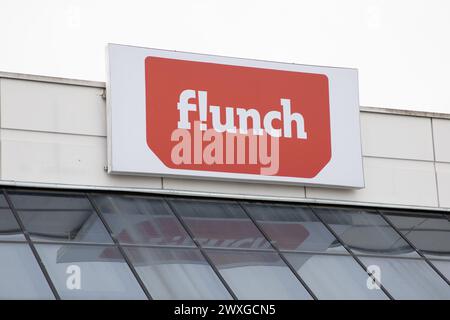 Bordeaux , France - 03 28 2024 : flunch f! Texte du logo d'entrée et signe de marque sur la chaîne de restaurants de façade de France Banque D'Images