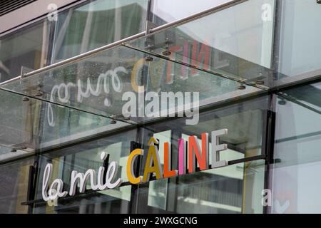 Bordeaux , France - 03 28 2024 : la marque logo la mie caline et signe texte sur façade d'entrée de la chaîne de magasins de boulangerie industrielle française Banque D'Images