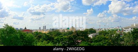 Bangkok, Thaïlande - 19 septembre 2011 : vue panoramique de Bangkok depuis Wat Saket avec des endroits comme Monument de la démocratie, Loha Prasat, Rattanakosin Exhibi Banque D'Images