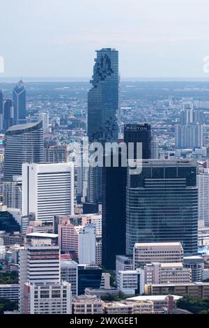 Bangkok, Thaïlande - 17 septembre 2018 : vue aérienne du MahaNakhon, gratte-ciel à usage mixte dans le quartier central des affaires de Silom/Sathon. Banque D'Images