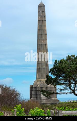 Le monument de la patrouille de Douvres à St Margarets Bay dans le Kent, en Angleterre. Le monument commémore la patrouille de Douvres de la Royal Navy pendant la première Guerre mondiale Banque D'Images