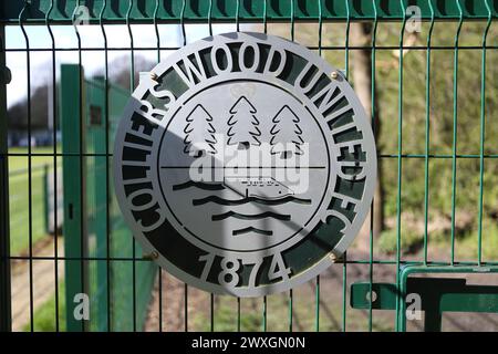 Wibbandune, écusson du club sur la porte colliers Wood FC terrain de football, Robin Hood Way, Londres - Combined Counties League Banque D'Images