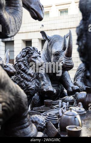 Sculpture « The Wild table of Love » de Gillie et Marc à Paddington, Londres, Angleterre Banque D'Images