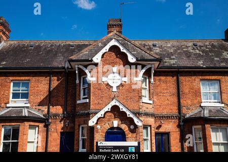 Extérieur de Lock House (1889) - une ancienne maison de gardiens d'écluses à Enfield Lock, Enfield, Londres, Angleterre Banque D'Images