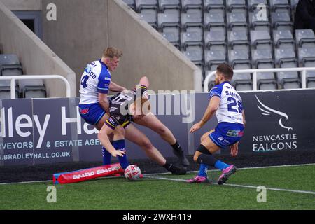 Newcastle upon Tyne, le 30 mars 2024. Brad Ward marque un essai pour Newcastle Thunder lors de leur match de Ligue 1 contre Workington Town à Kingston Park. Crédit : Colin Edwards Banque D'Images