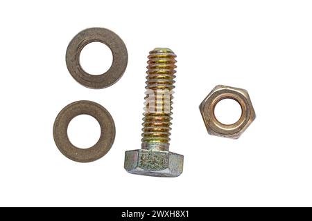 Gros plan d'un boulon avec deux rondelles et un écrou isolé sur un fond blanc, montrant les détails de la quincaillerie. Banque D'Images