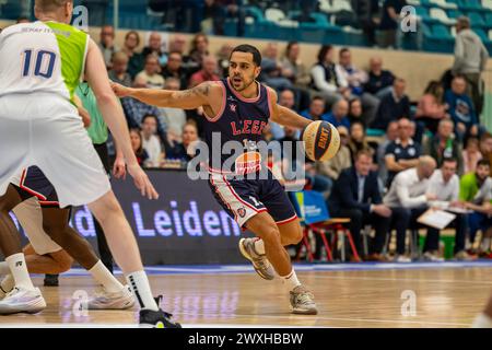 LEIDEN, PAYS-BAS - MARS 30 : Engel Rodriguez de RSW Liege basket lors du match d'Or Elite de la BNXT League entre Zorg en Zekerheid Leiden et RSW L. Banque D'Images