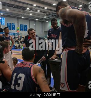 LEIDEN, PAYS-BAS - MARS 30 : le Headcoach Alexandre Zampier de RSW Liege basket Time Out lors du match d'or de la BNXT League Elite entre Zorg en Zeker Banque D'Images