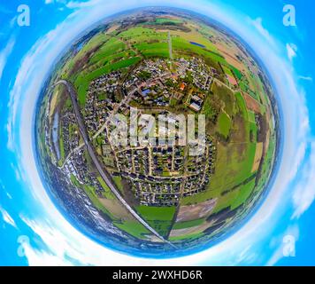 Luftbild, Wohngebiet Ortsansicht Ortsteil Ringenberg umgeben von Wiesen und Feldern an der Autobahn A3, Erdkugel, Fisheye Aufnahme, Fischaugen Aufnahme, 360 Grad Aufnahme, petit monde, petite planète, fisheye Bild, Ringenberg, Hamminkeln, Nordrhein-Westfalen, Deutschland ACHTUNGxMINDESTHONORARx60xEURO *** photo aérienne, quartier résidentiel, vue de Ringenberg entouré de prairies et de champs sur l'autoroute A3, globe terrestre, image fisheye, image 360 degrés, monde minuscule, petite planète, image fisheye, Ringenberg, Hamminkeln, Rhénanie du Nord-Westphalie, Allemagne ACHTUNGxMINDESTHONORARx60xEURO Banque D'Images