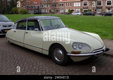 Citroën DS 20 car à Amsterdam pays-Bas 29-3-2024 Banque D'Images