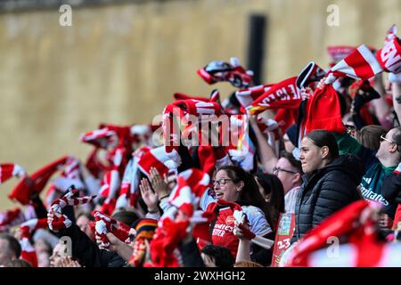 Fans d'Arsenal lors du match final de la Coupe de la Ligue féminine de la FA Arsenal femmes vs Chelsea FC femmes à Molineux, Wolverhampton, Royaume-Uni, 31 mars 2024 (photo de Cody Froggatt/Actualités images) Banque D'Images