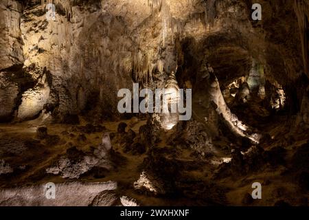 Vue sur la grande chambre dans le parc national de Carlsbad Caverns Banque D'Images