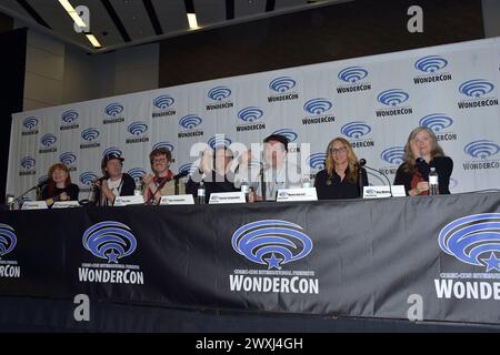 Brooke Keesling, Mike Hollingsworth, Alex Salyer, Vlas Parlapanides, Charley Parlapanides, Monica Mitchell und Amy Winfrey beim 'Monsters of Adult animation' Panel auf der WonderCon 2024 im Anaheim Convention Center. Anaheim, 30.03.2024 Banque D'Images