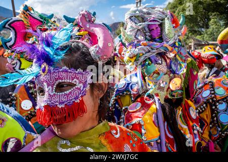 Les gens de la région vêtus de costumes du Diable participent au Carnaval annuel à Tilcara, dans la province de Jujuy, en Argentine. Banque D'Images