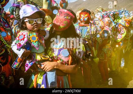 Les gens de la région vêtus de costumes du Diable participent au Carnaval annuel à Tilcara, dans la province de Jujuy, en Argentine. Banque D'Images