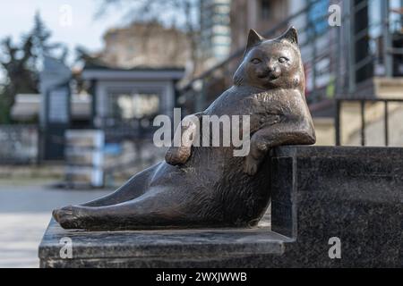 ISTANBUL, TURQUIE - 30 MARS 2024 : Monument du chat Tombili dans le district de Kadikoy. Banque D'Images