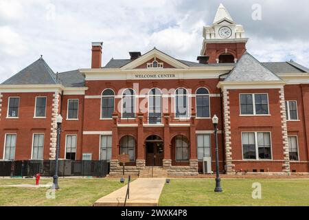 Jackson, GA / USA - 31 mars 2024 : une vue du comté de Butts Bienvenue sur la place de la ville de Jackson, GA. Banque D'Images