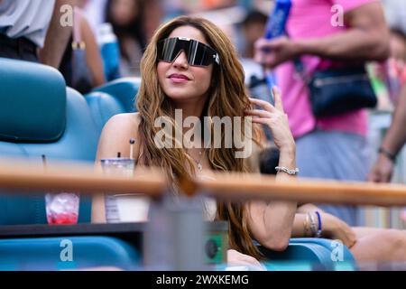 MIAMI GARDENS, FLORIDE - MARS 31 : Shakira assiste au jour 16 de l'Open de Miami au Hard Rock Stadium le 31 mars 2024 à Miami Gardens, Floride. (Photo de Mauricio Paiz) crédit : Mauricio Paiz/Alamy Live News Banque D'Images