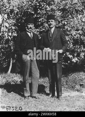 Moustapha Kemal Pacha et Raouf Bey. Sivas, Turquie CA. 1919 Banque D'Images